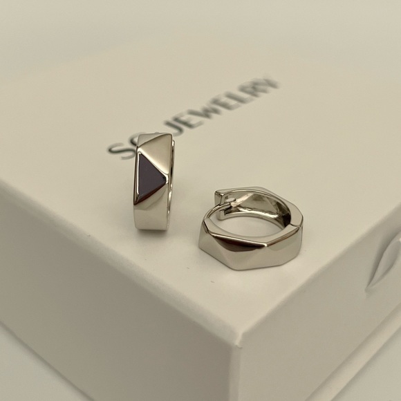 LAST ONE🔥 Geometric Hoop Earrings | Platinum Plated Silver | Modern Jewelry - Picture 4 of 11